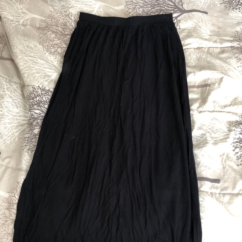 Blk high waisted skirt